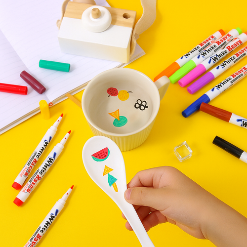 טושים קסומים שגורמים לציורים לצוף במים